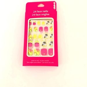24 faux nails